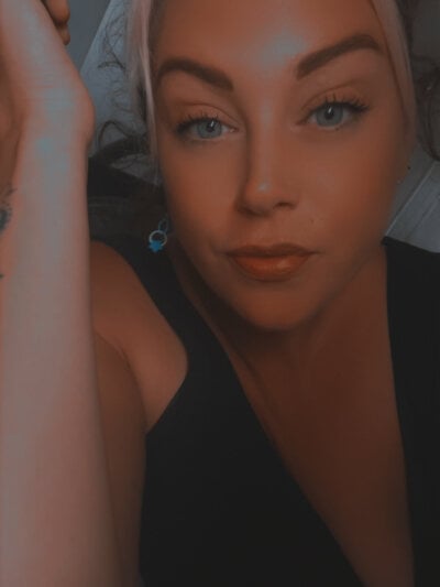 BlueEyes999x Female Hd Online Cam Strip