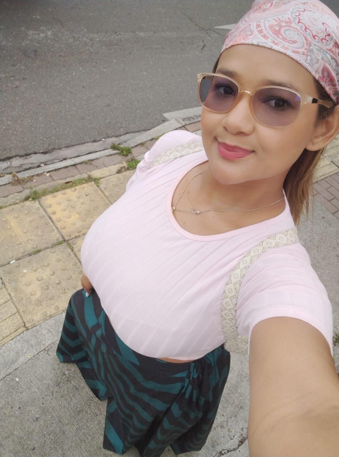 KARINAHOTSON