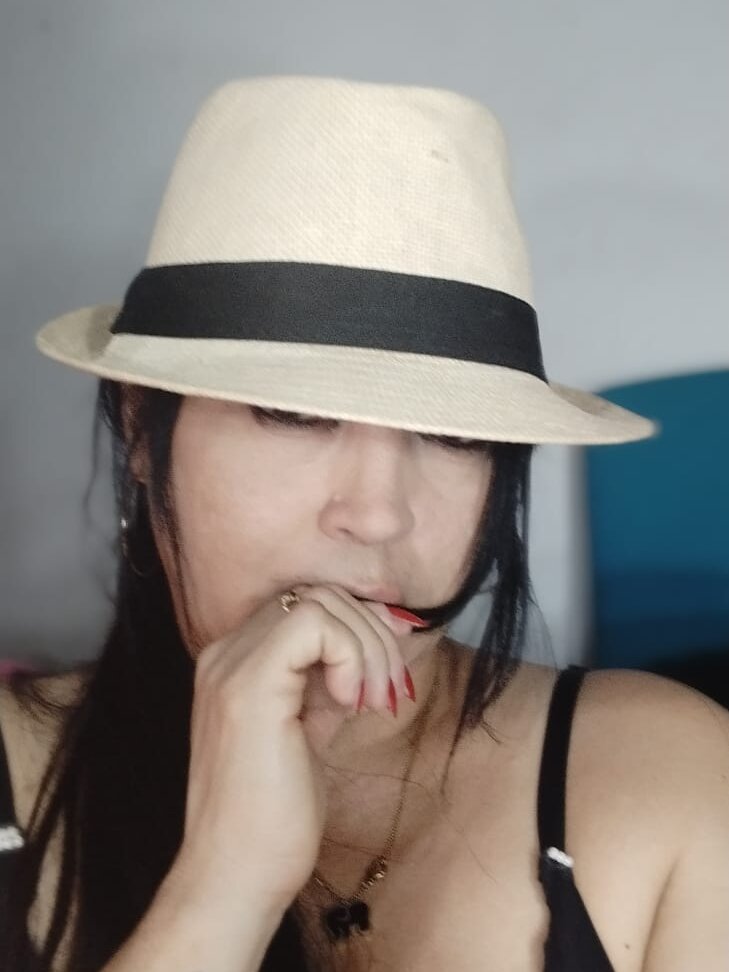 leonisa_04 🧙 online webcam