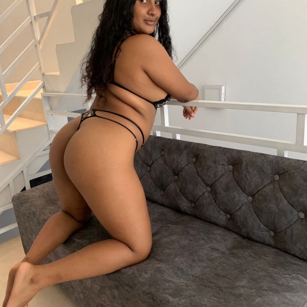 LusianaRoger profile