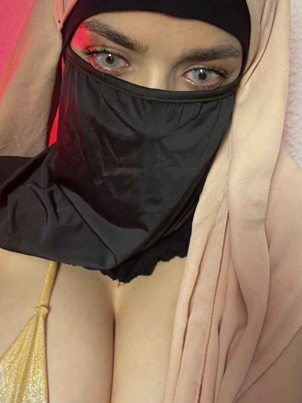 sexcam3d.net LailaQamar livesex profile in middleeastern cams