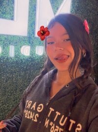 Ninffa_pinkk21's Live XXX Chat