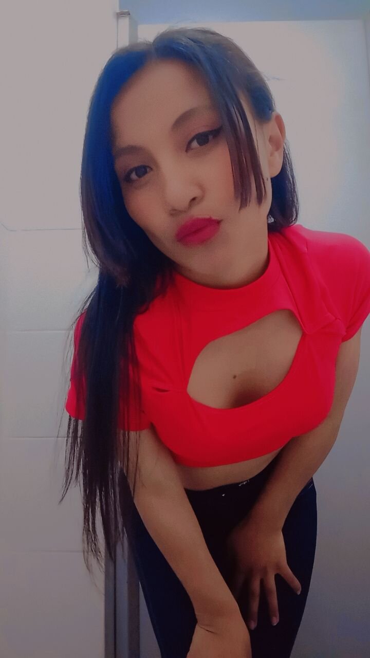 Ella_Jhones