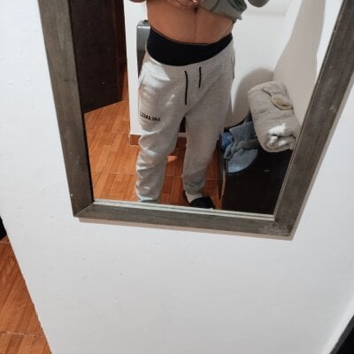 Nicoxxx4 Male Medium Online Cam Strip