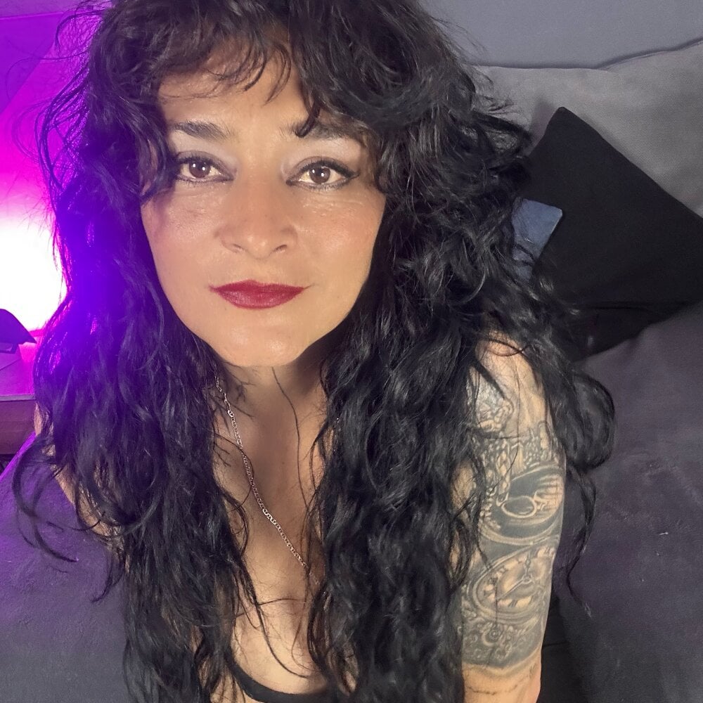 badgirlwebcam.com nova_scarlett livesex profile in bisexual cams