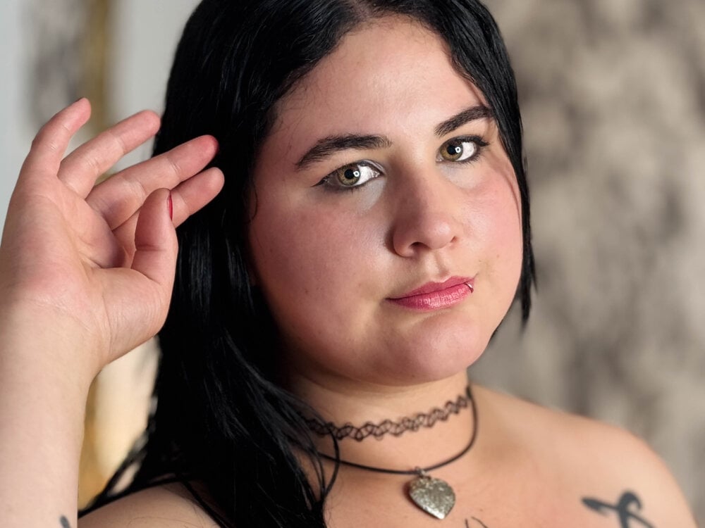 livesex.fan millie_devot livesex profile in colombia-my-schedule-from-1200-mm-to-600-700-pm cams