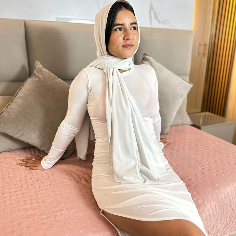 Hania_habib profile