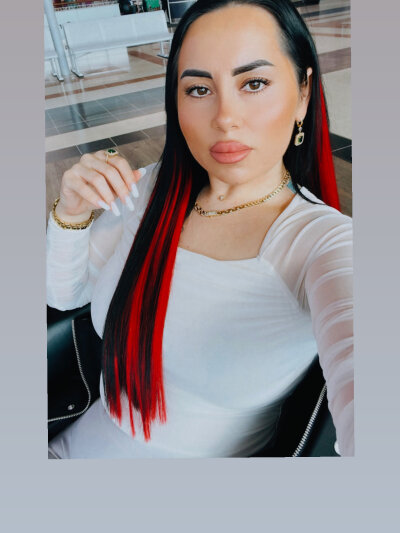 NikolUKx Female Cooking Live Webcam Adult