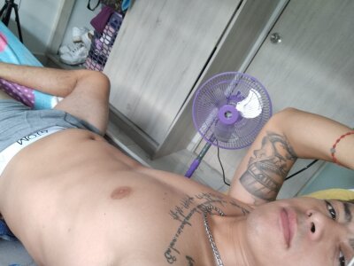 derek_boy from stripchat