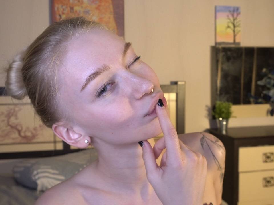 Watch ShanelTunon live on cam on StripChat