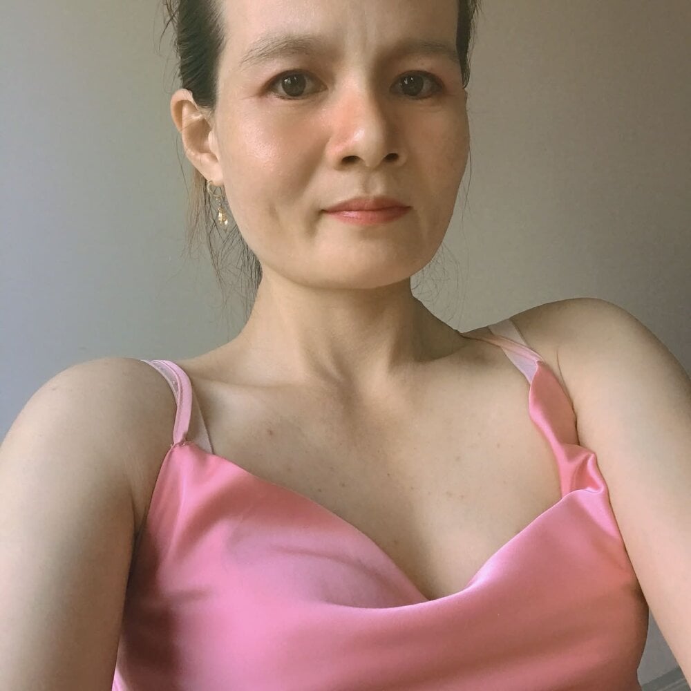 bestlivesexchat.com sullyshow69 livesex profile in szech-republic cams