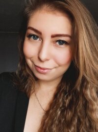 AdrianaLii's Offline Chat Room