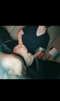 funfuckcouple6969's Offline Chat Room