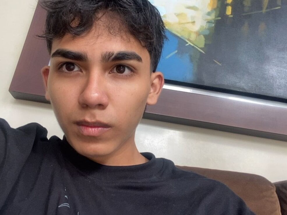 Tom_Owness Chat XXX offline