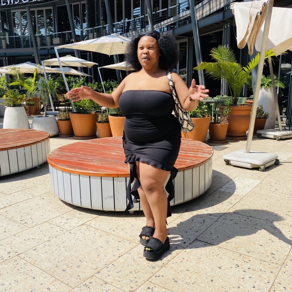 stripchat busty-sweetheart webcam profile pic via maturelivesexcams.com