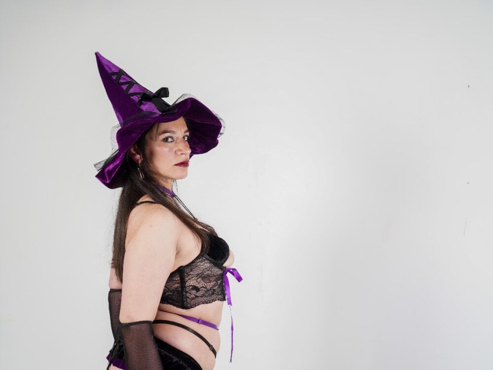 stripchat -samantha1 webcam profile pic via amateursex-livecam.com