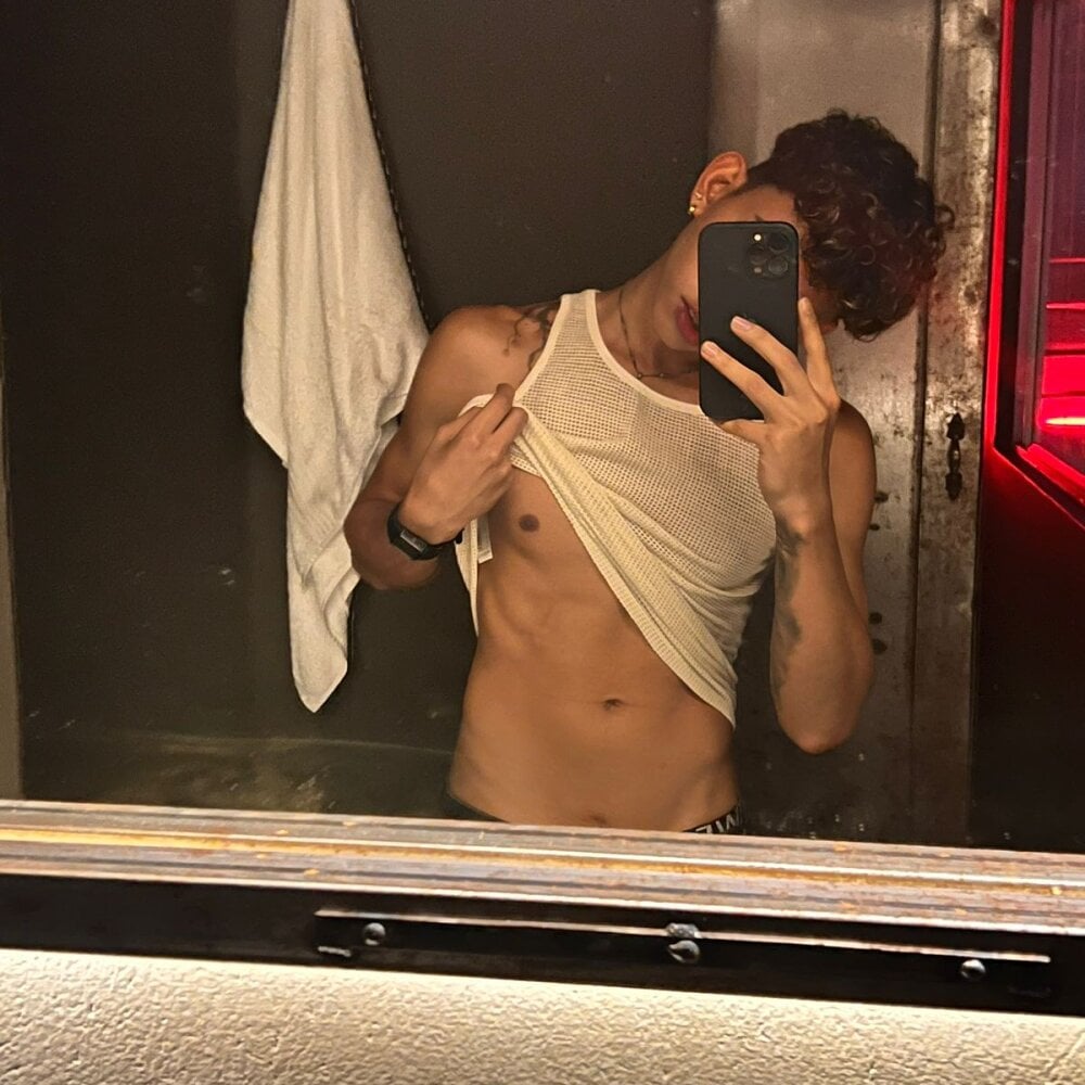 jamesrodriguez44 from stripchat