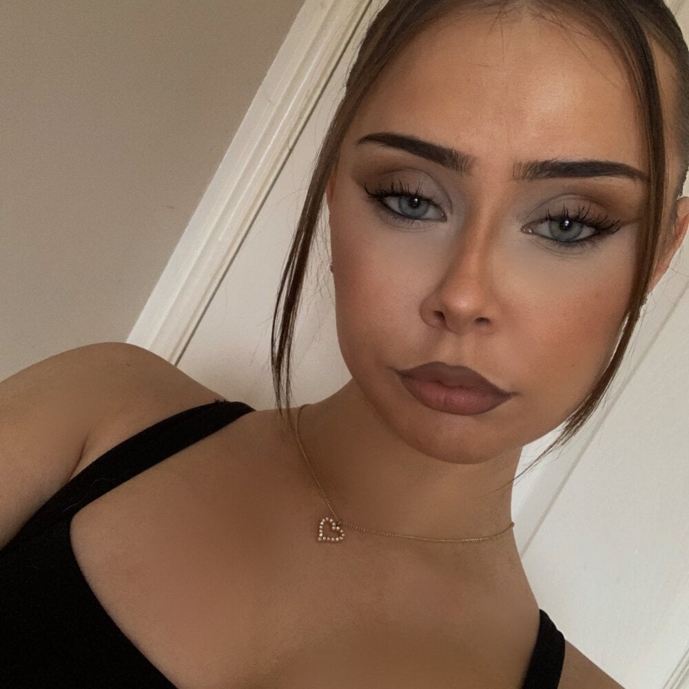 iluvcams.com ltomo342 livesex profile in blue-eyes cams