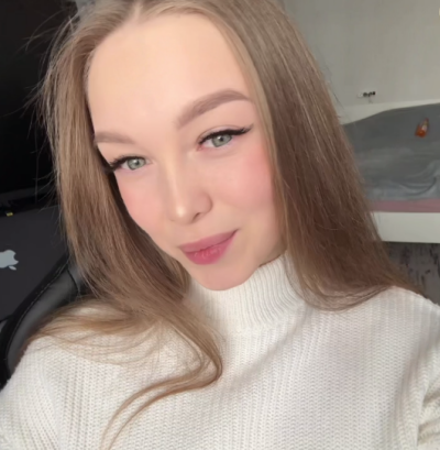 LaurynKand Live Cam on StripChat