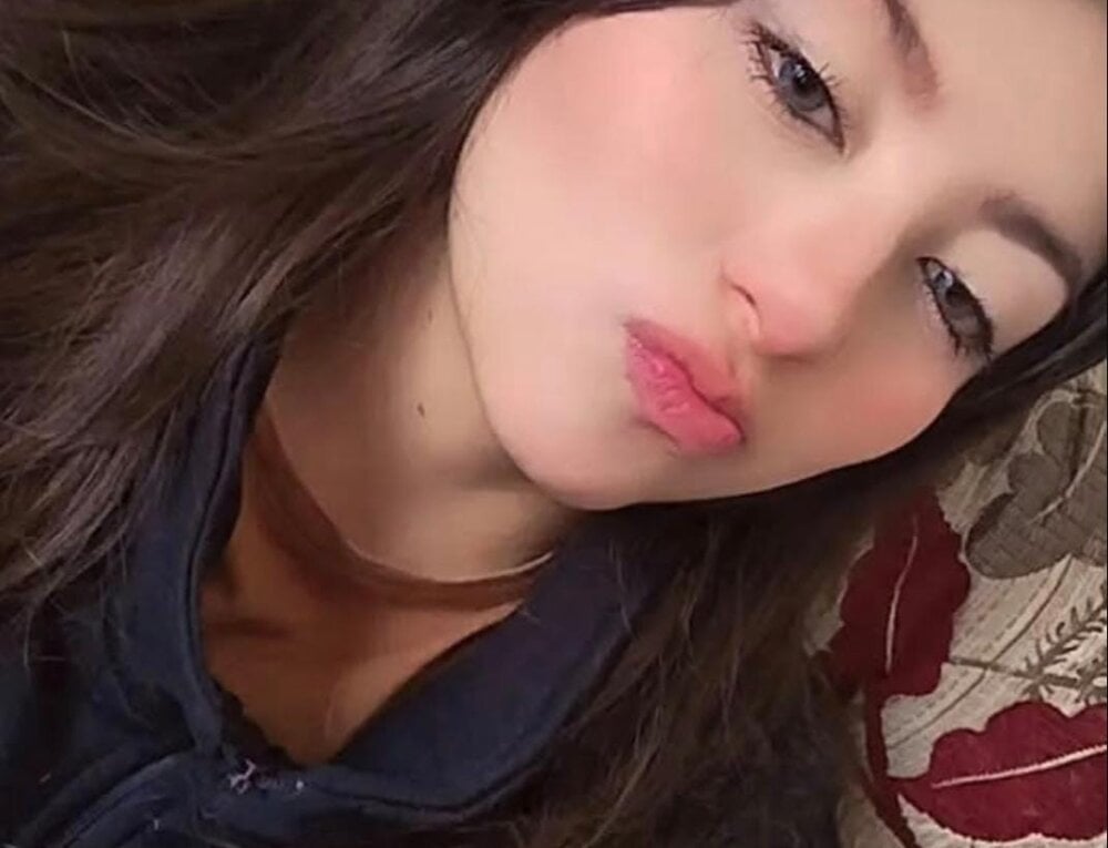 Isara_kiss