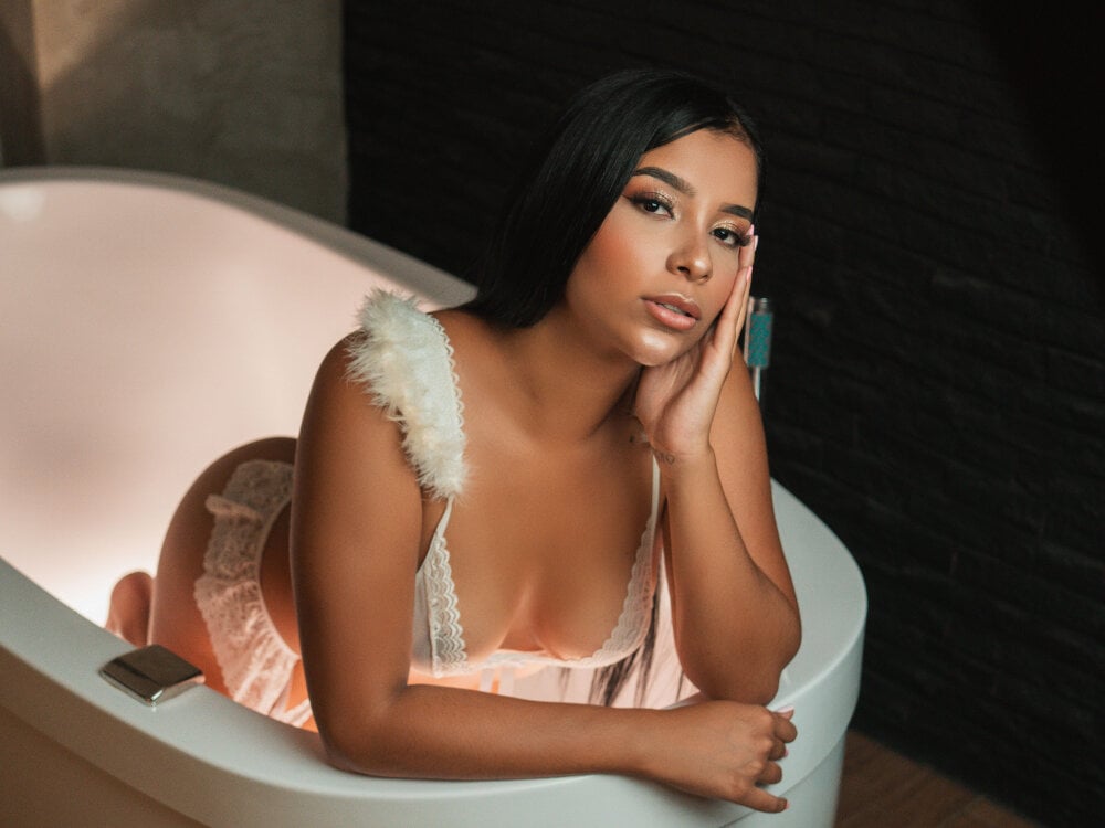 Live sex webcam photo for VictoriaRegia #289851472