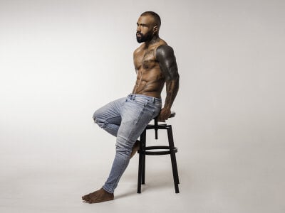 Brock_hurn1 Male Smallaudience Adult Live Webcam