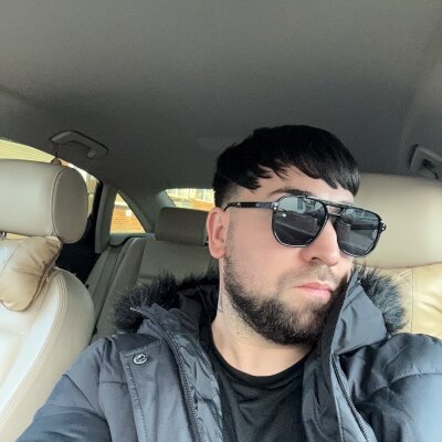 Miguelpm04 Live Cam on StripChat