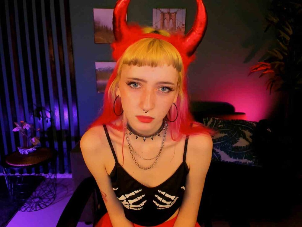 BeeElle 🔦 live online cam