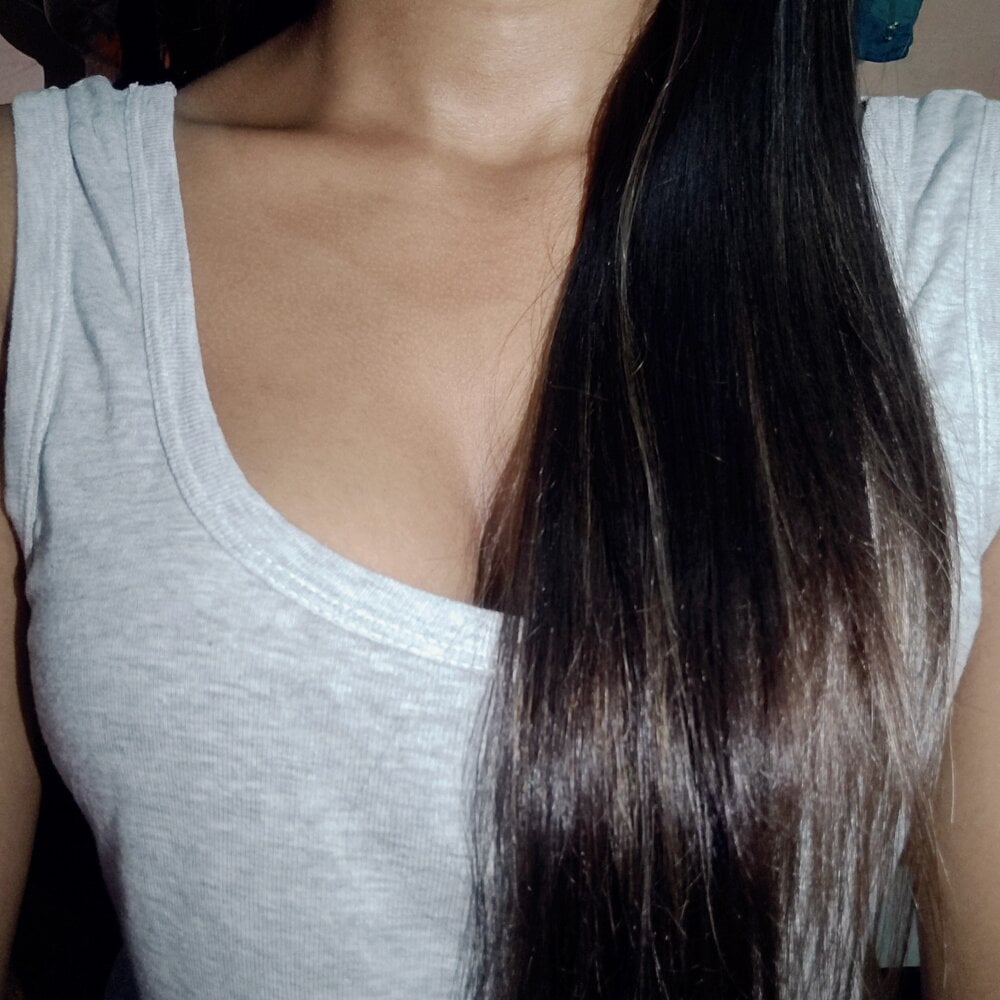 PRIYA-022 live cam model at StripChat