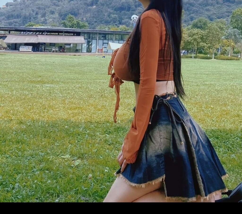 Ana-bigboobs