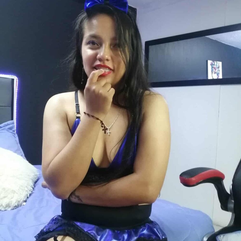 watchgirlcam.com sharit_sex22 livesex profile in latin cams