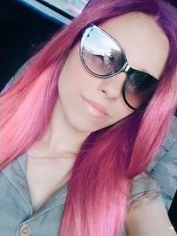 Avelina_21's Offline Chat Room