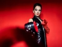 Laura_Goddess' Offline Chat Room