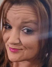 bosqueen's Offline Chat Room