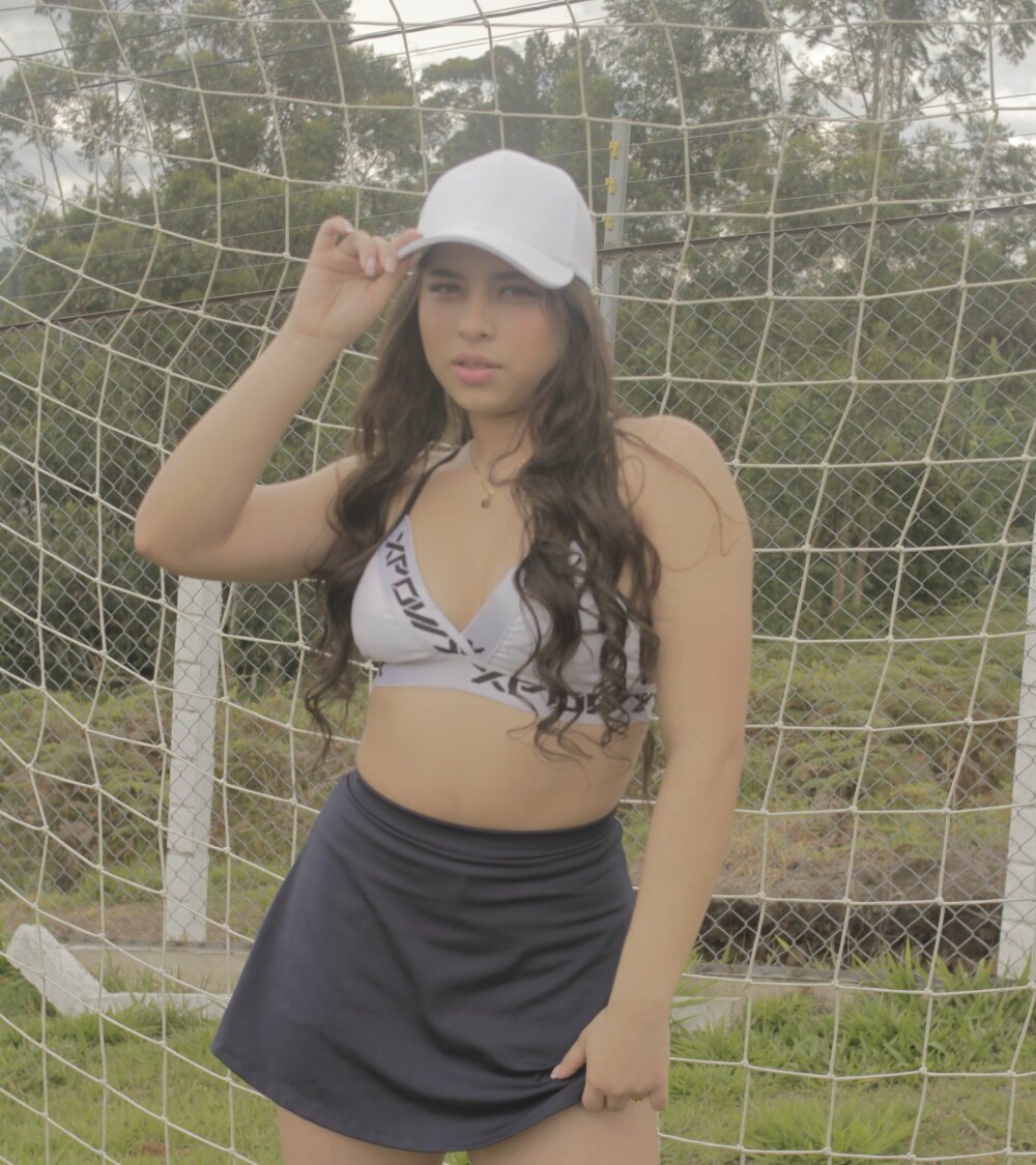 1_Alana profile