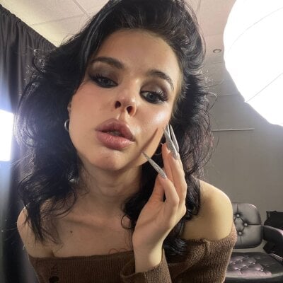 AkilahMilke Live Cam on StripChat and RICams