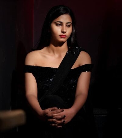 Saira_Baanu Female Newindian Live Cam Chat