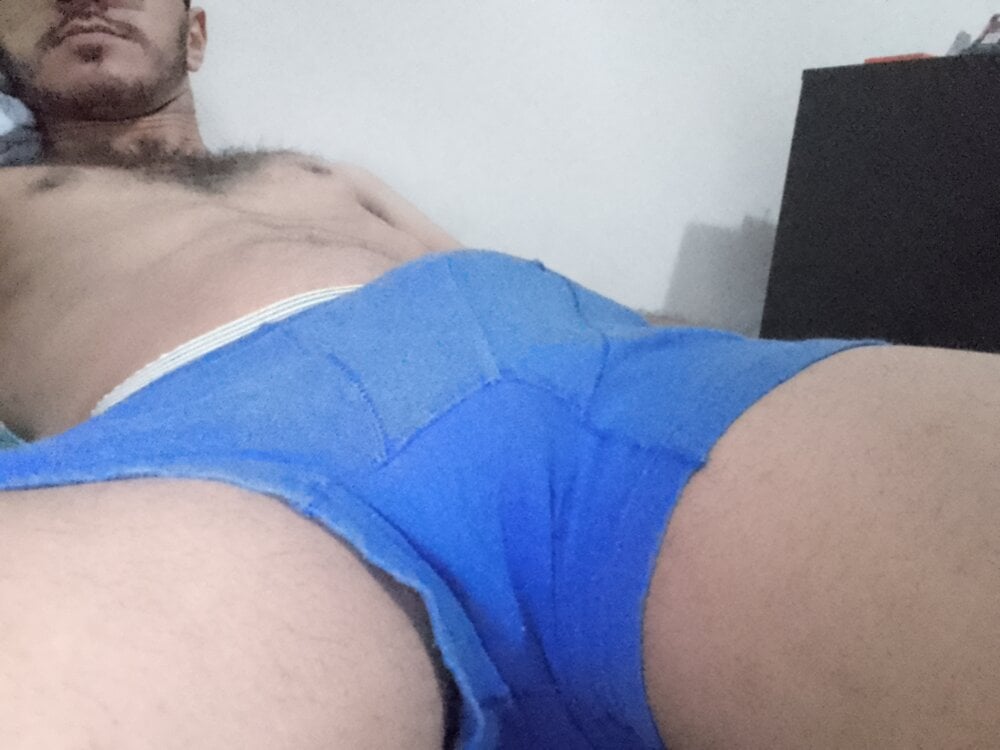 nerdjunior from stripchat