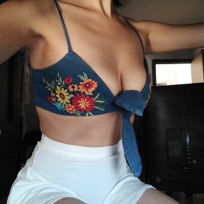 Lollysmile26 on StripChat