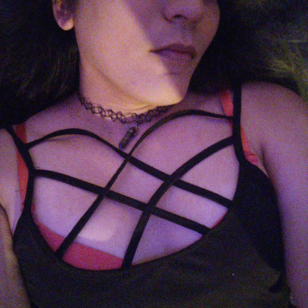 SmokeGoddess' Offline Chat Room