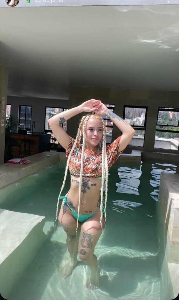 sexcam3d.net Emmy__Smith livesex profile in blond-hair cams