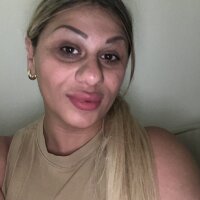 ninaworldxx's Offline Chat Room