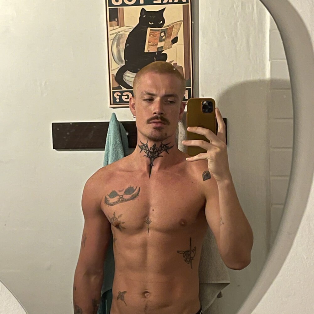 KlarK__'s Offline XXX Chat