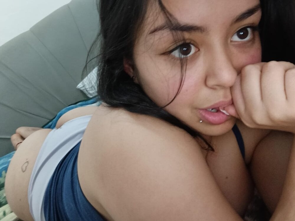 stripchat keyla-rouse webcam profile pic via glamcambabes.com