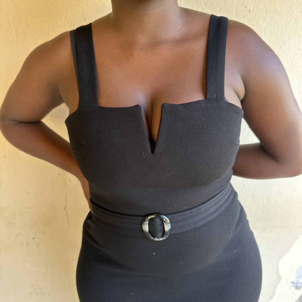 Kinky Ebony Bitch