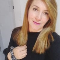 Nathaly_stepmom's Offline Chat Room