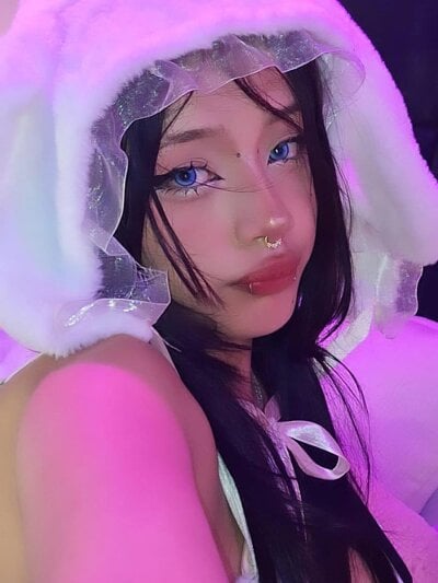 Aome_Purpure Female Brunette Live Webcam Porn