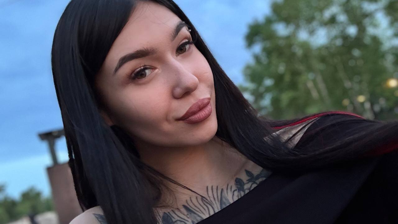 ArianaWalker77