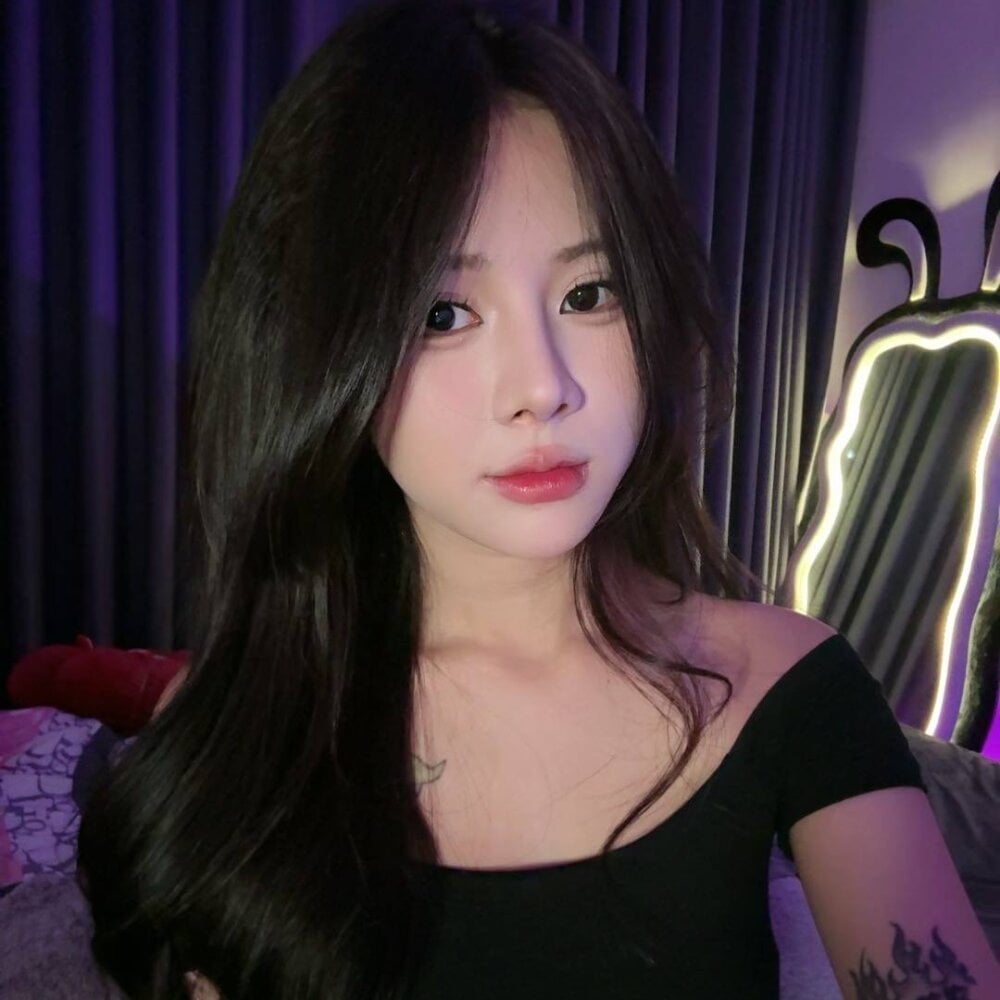 Live sex webcam photo for Keelin-18 #279081939