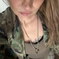 mommysnaughtynotvanilla's Offline Chat Room